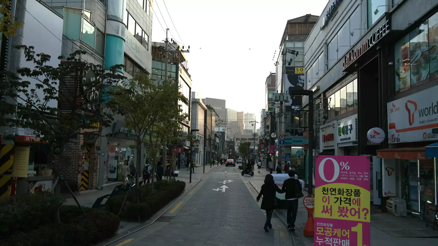 Apgujeong Rodeo Street 압구정 로데오 거리 - Seoul - South Korea