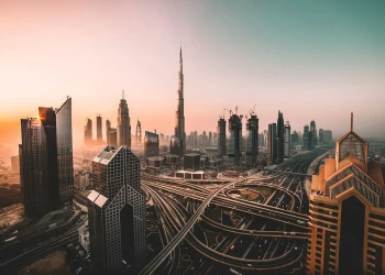 Iconic Impressions: A Glimpse into the Dubai Skyline